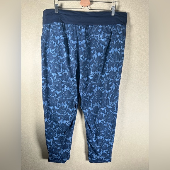 Athleta Women’s Trekkie North Jogger - Picture 8 of 13